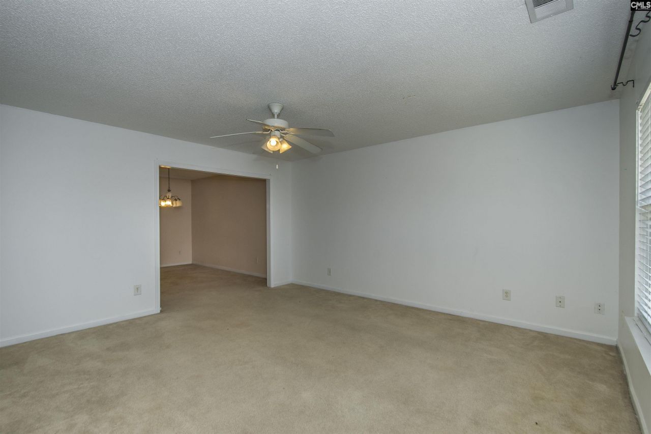 392 Eagle Pointe Drive  Photo 8