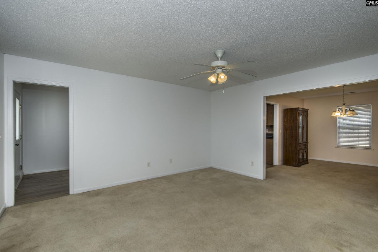 392 Eagle Pointe Drive  Photo 9