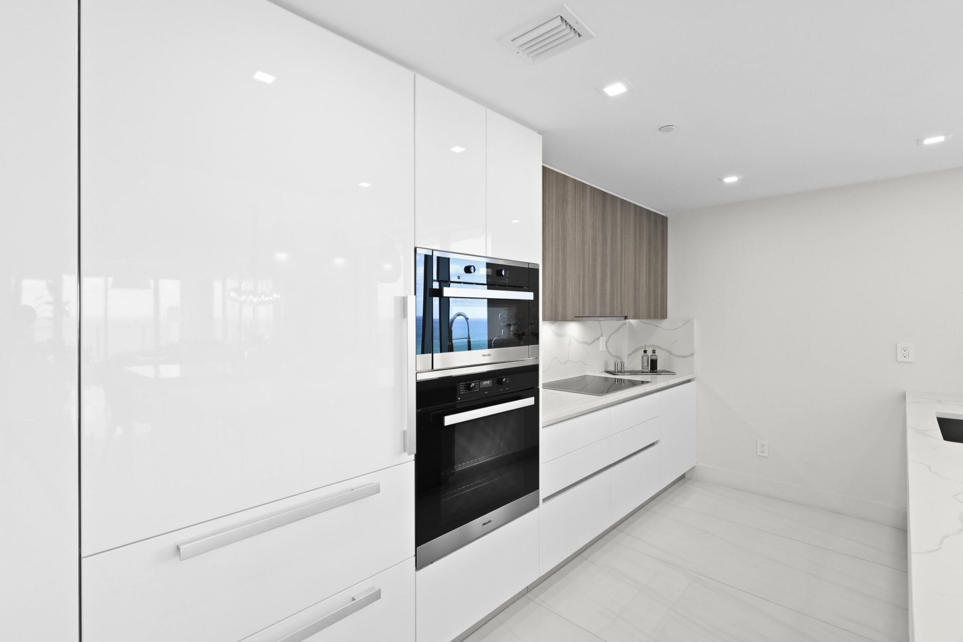 730 N Ocean Boulevard, Unit 1402, Pompano Beach, FL 33062 Photo