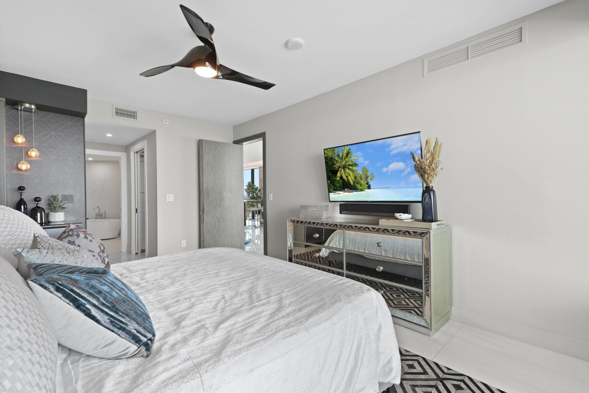 730 N Ocean Boulevard, Unit 1402, Pompano Beach, FL 33062 Photo