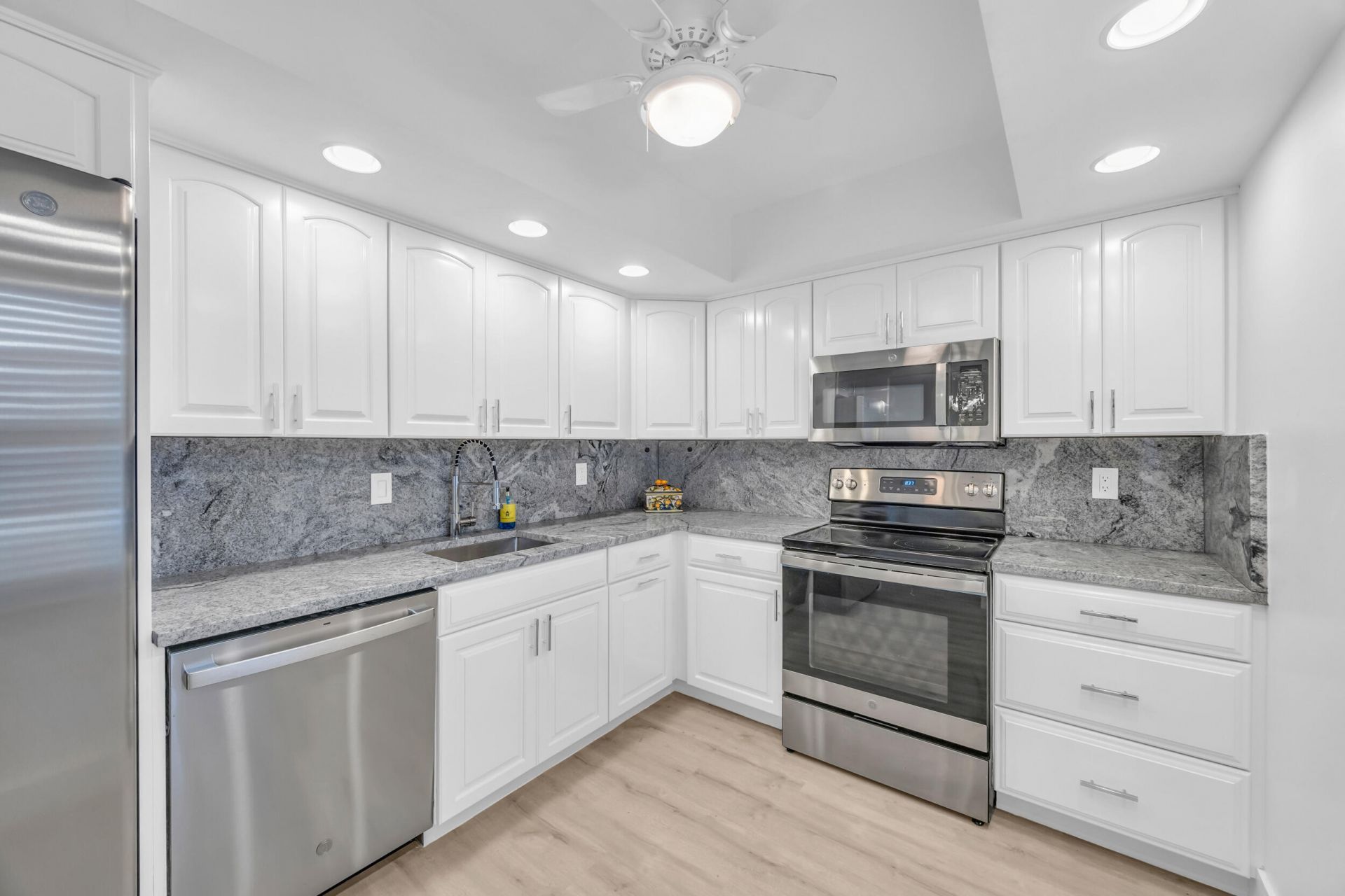 1250 Sugar Sands Boulevard, Unit 110, Riviera Beach, FL 33404 Photo