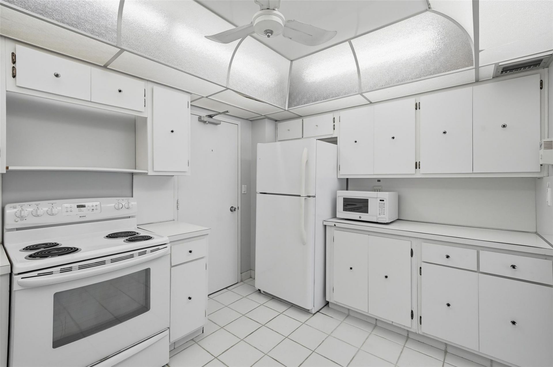 3550 Galt Ocean Drive, Unit 1704, Fort Lauderdale, FL 33308 Photo