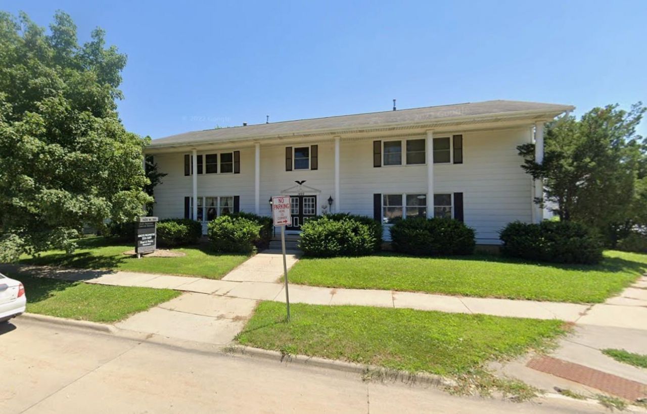 1425 W 5th Street, Waterloo, IA 50702 Main Photo