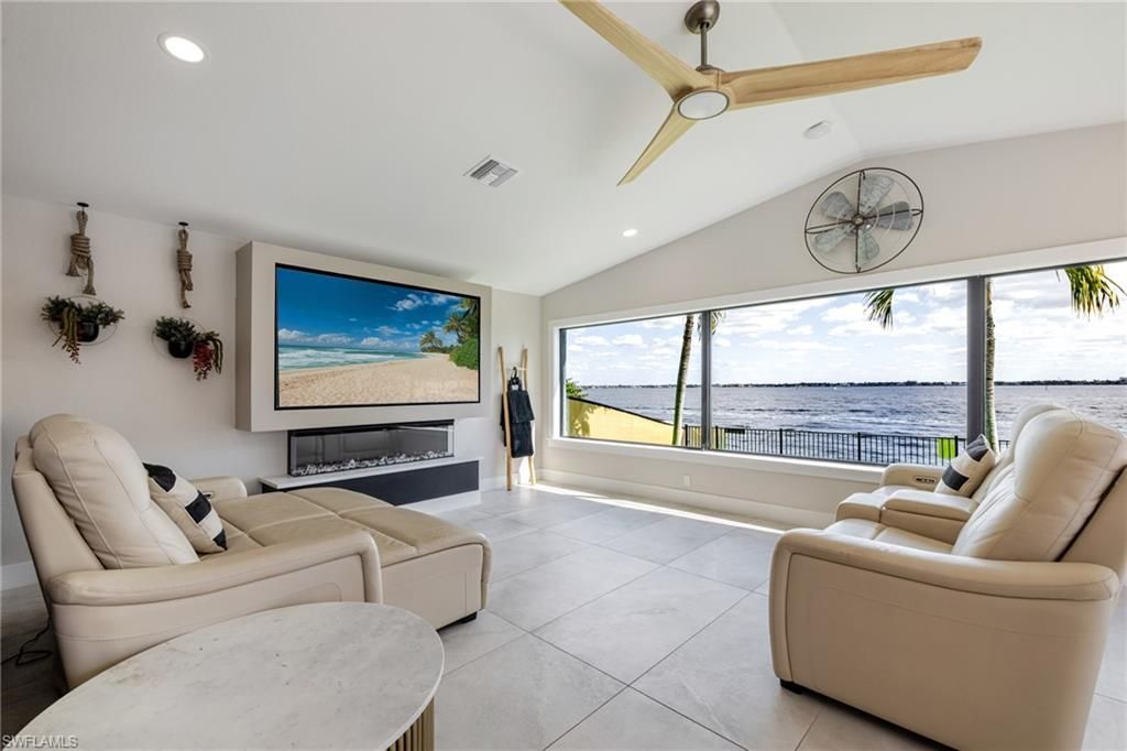 3907 SE 21st Pl, Cape Coral, FL 33904 Photo