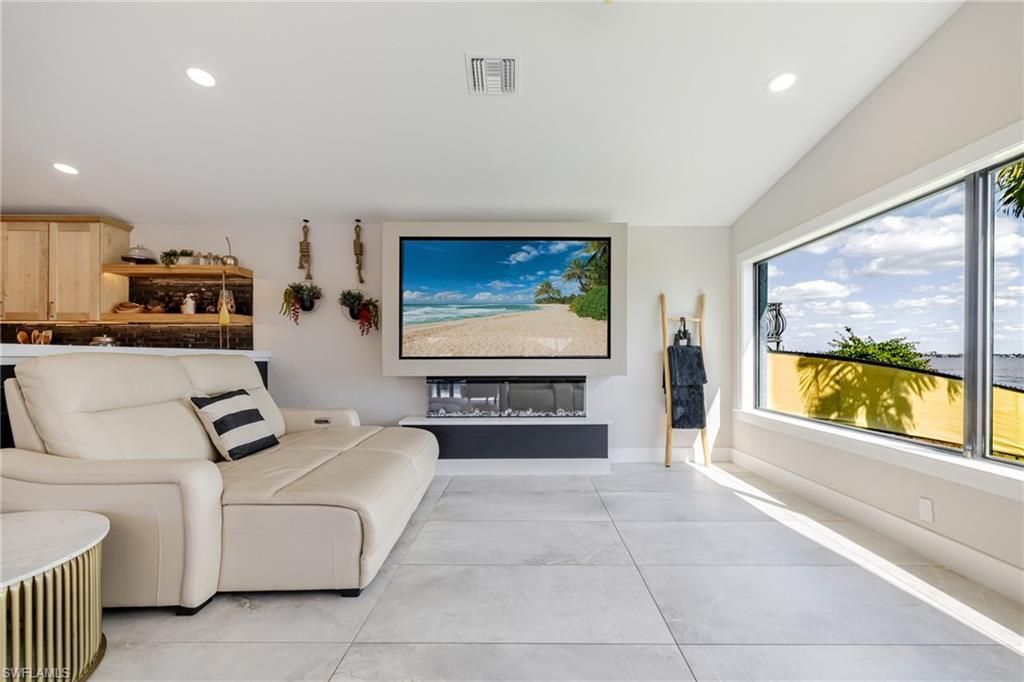 3907 SE 21st Pl, Cape Coral, FL 33904 Photo