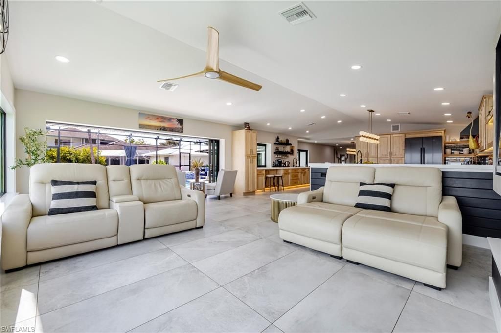 3907 SE 21st Pl, Cape Coral, FL 33904 Photo