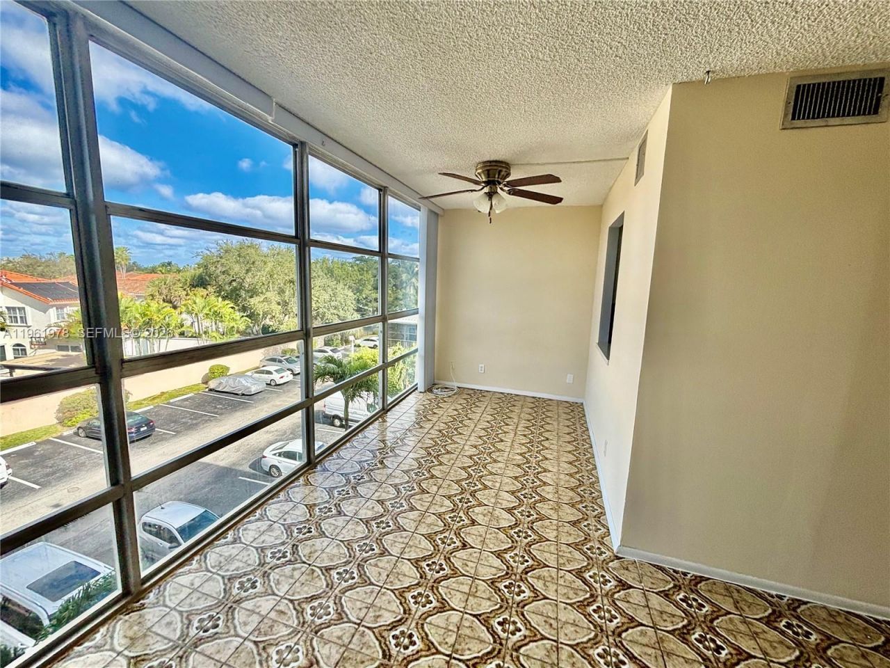 2001 Atlantic Shores Blvd, Unit 409, Hallandale Beach, FL 33009 Photo