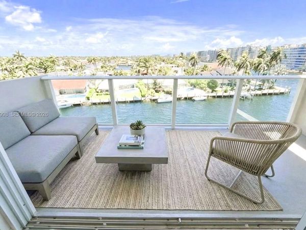 140 NE 28th Ave, Unit 607, Pompano Beach, FL 33062