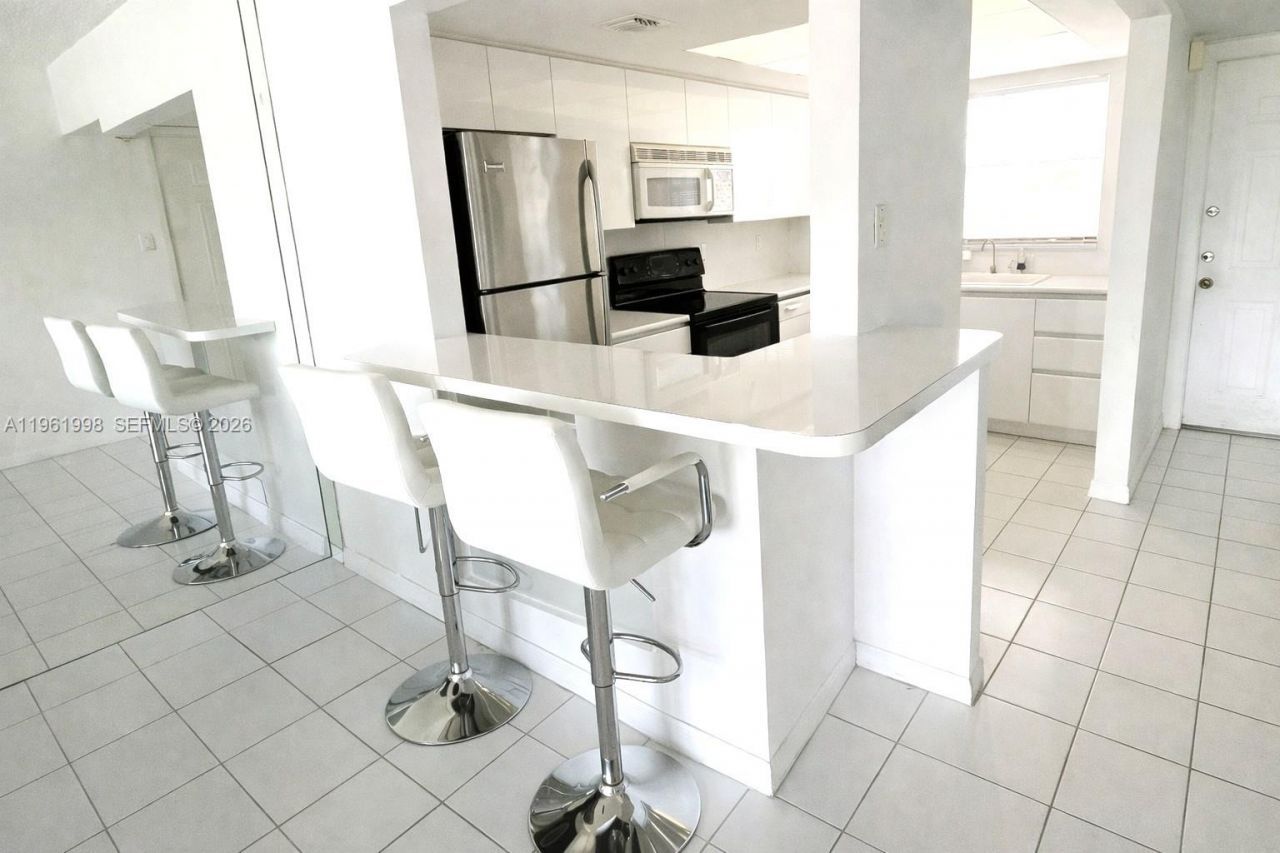 140 NE 28th Ave, Unit 607, Pompano Beach, FL 33062 Photo