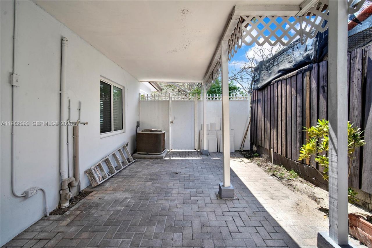 5901 SW 45th St, Unit 1, Miami, FL 33155 Photo