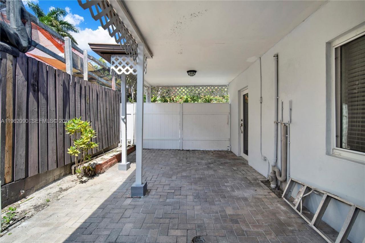 5901 SW 45th St, Unit 1, Miami, FL 33155 Photo