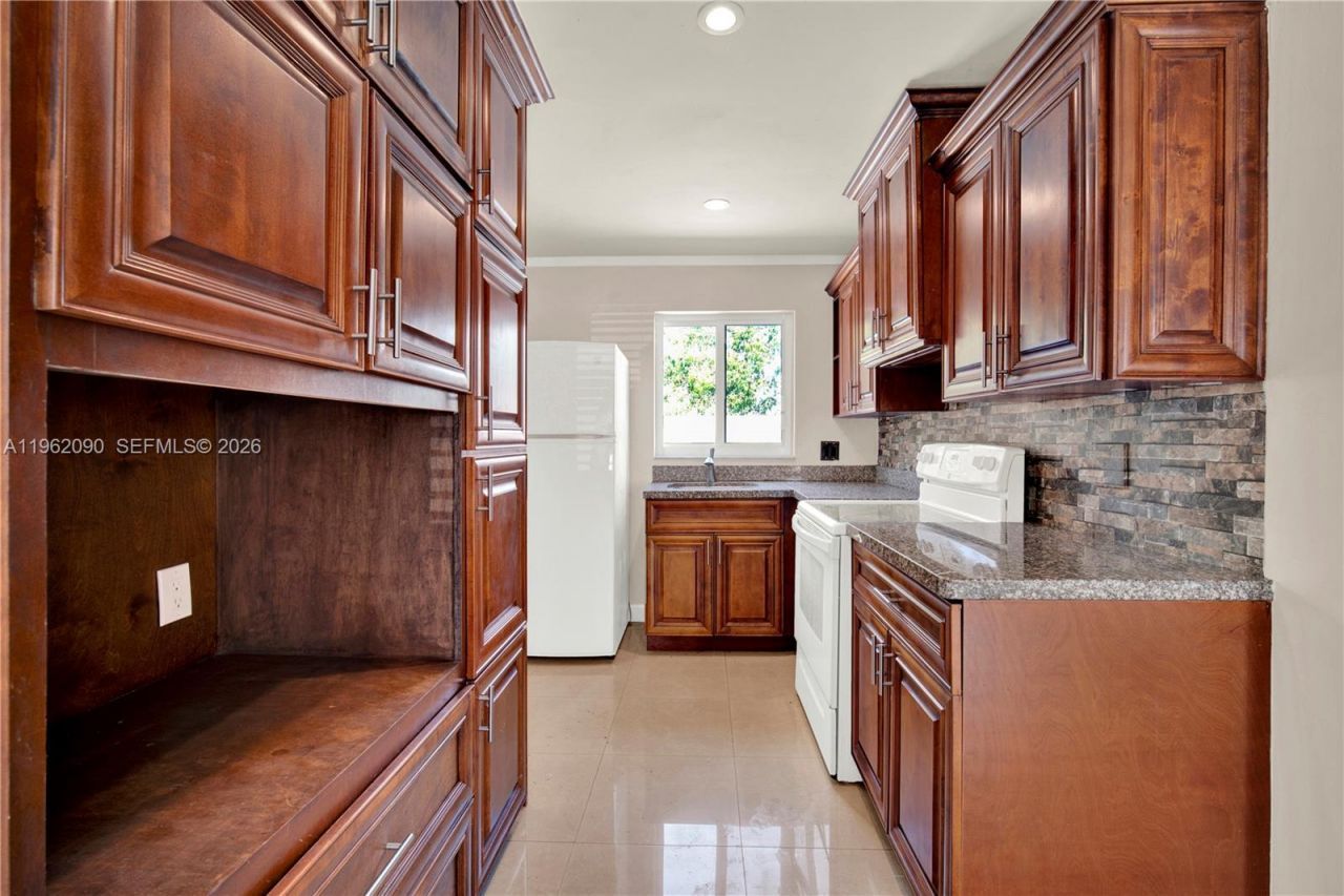 5901 SW 45th St, Unit 1, Miami, FL 33155 Photo