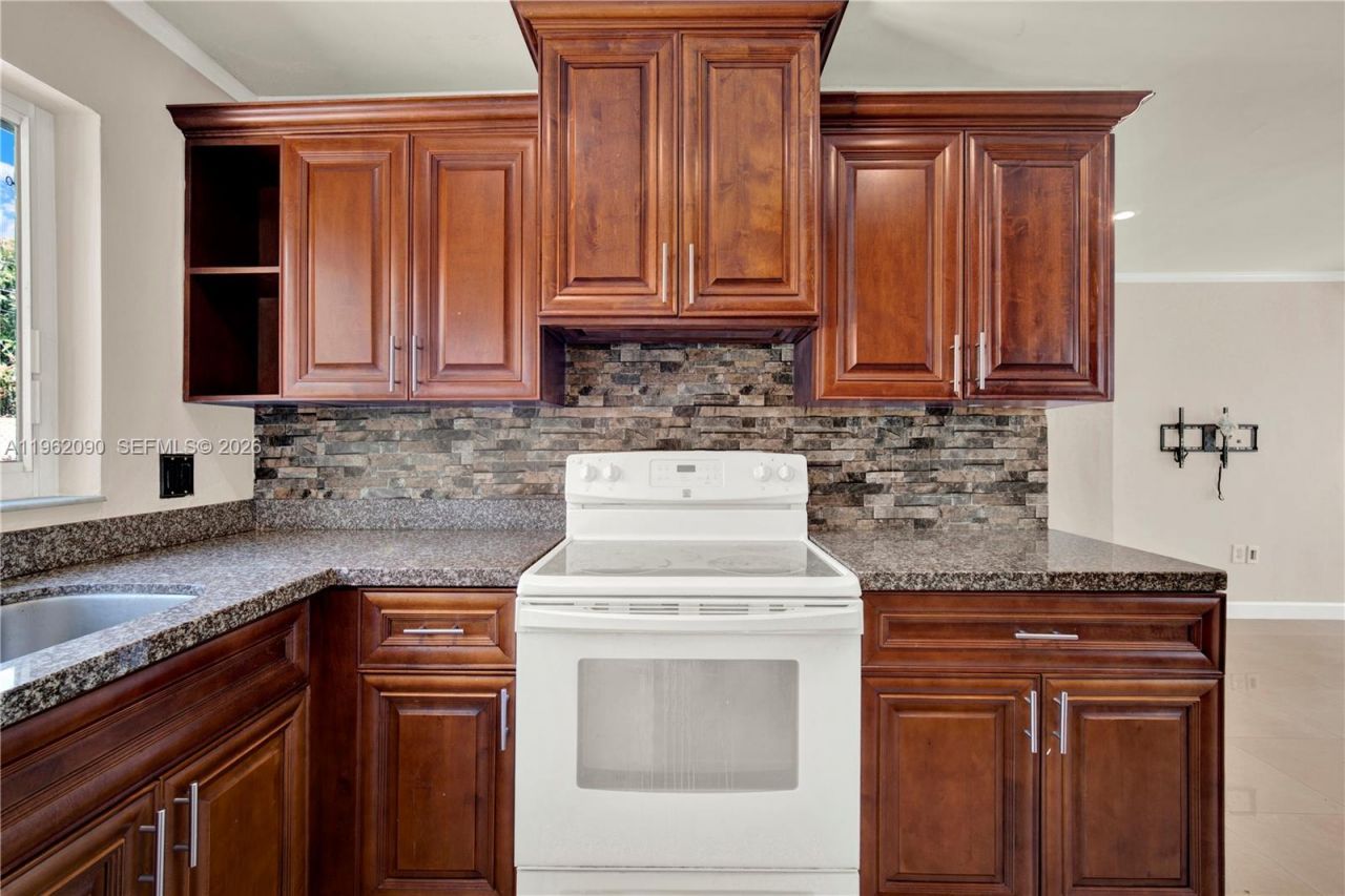 5901 SW 45th St, Unit 1, Miami, FL 33155 Photo