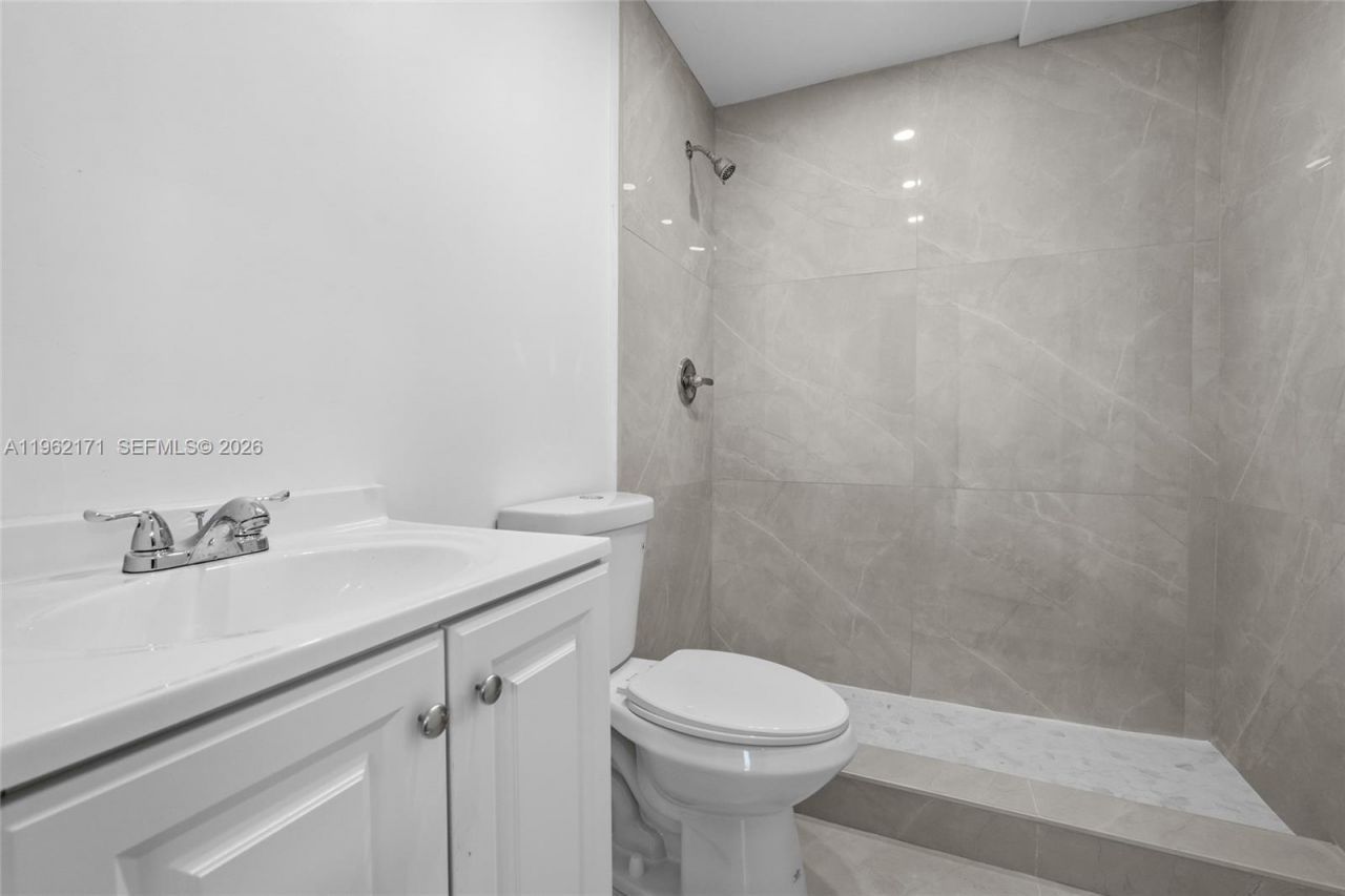 201 S Biscayne River Dr #0 , Miami, FL 33169 Photo