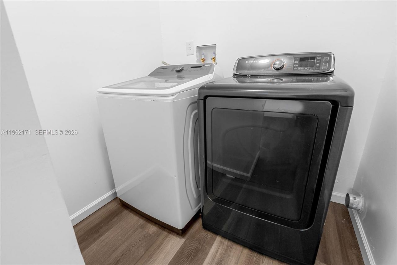 201 S Biscayne River Dr #0 , Miami, FL 33169 Photo