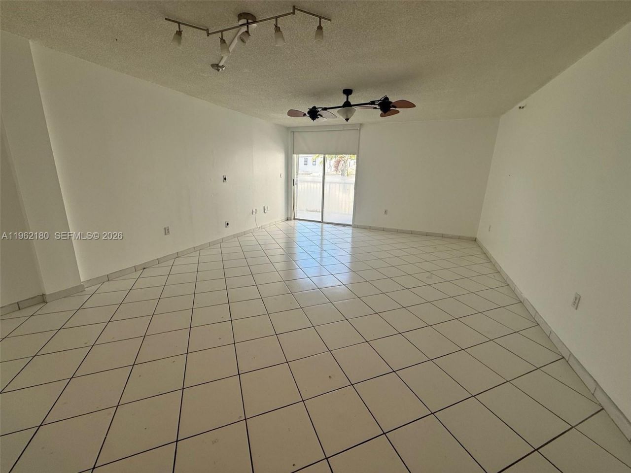 7832 Collins Ave, Unit 207, Miami Beach, FL 33141 Photo