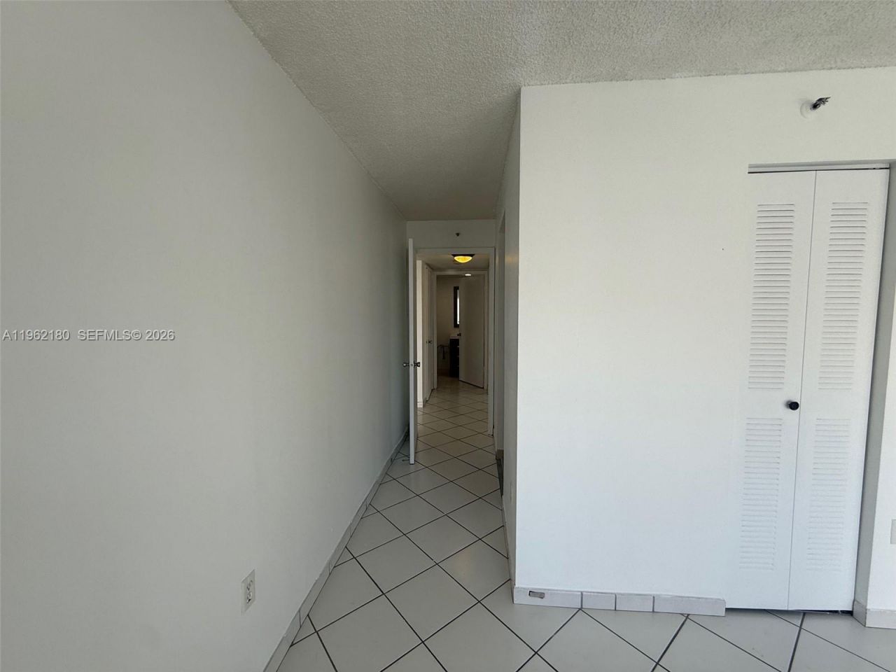 7832 Collins Ave, Unit 207, Miami Beach, FL 33141 Photo