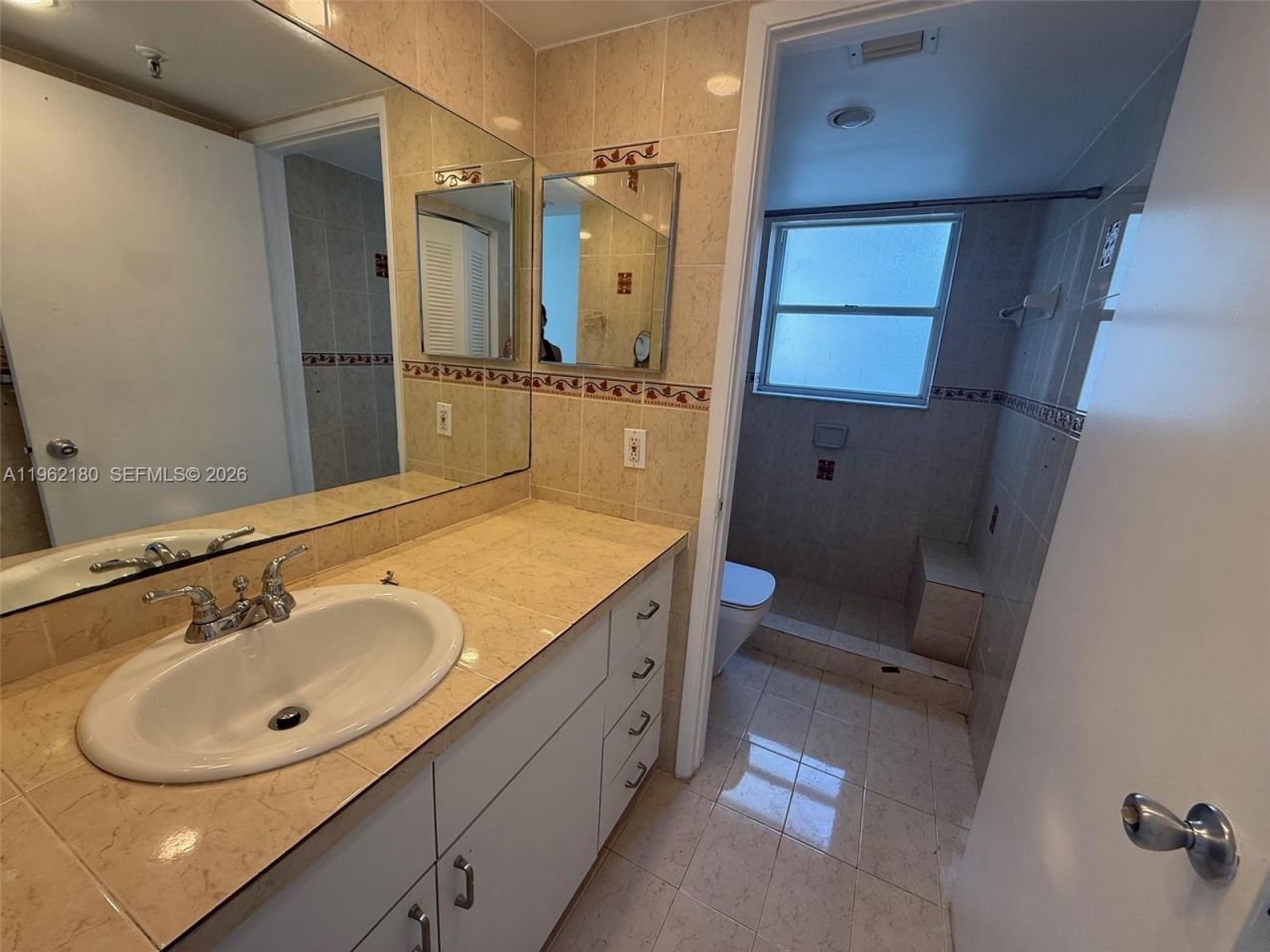 7832 Collins Ave, Unit 207, Miami Beach, FL 33141 Photo