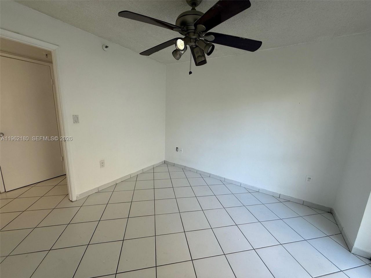 7832 Collins Ave, Unit 207, Miami Beach, FL 33141 Photo