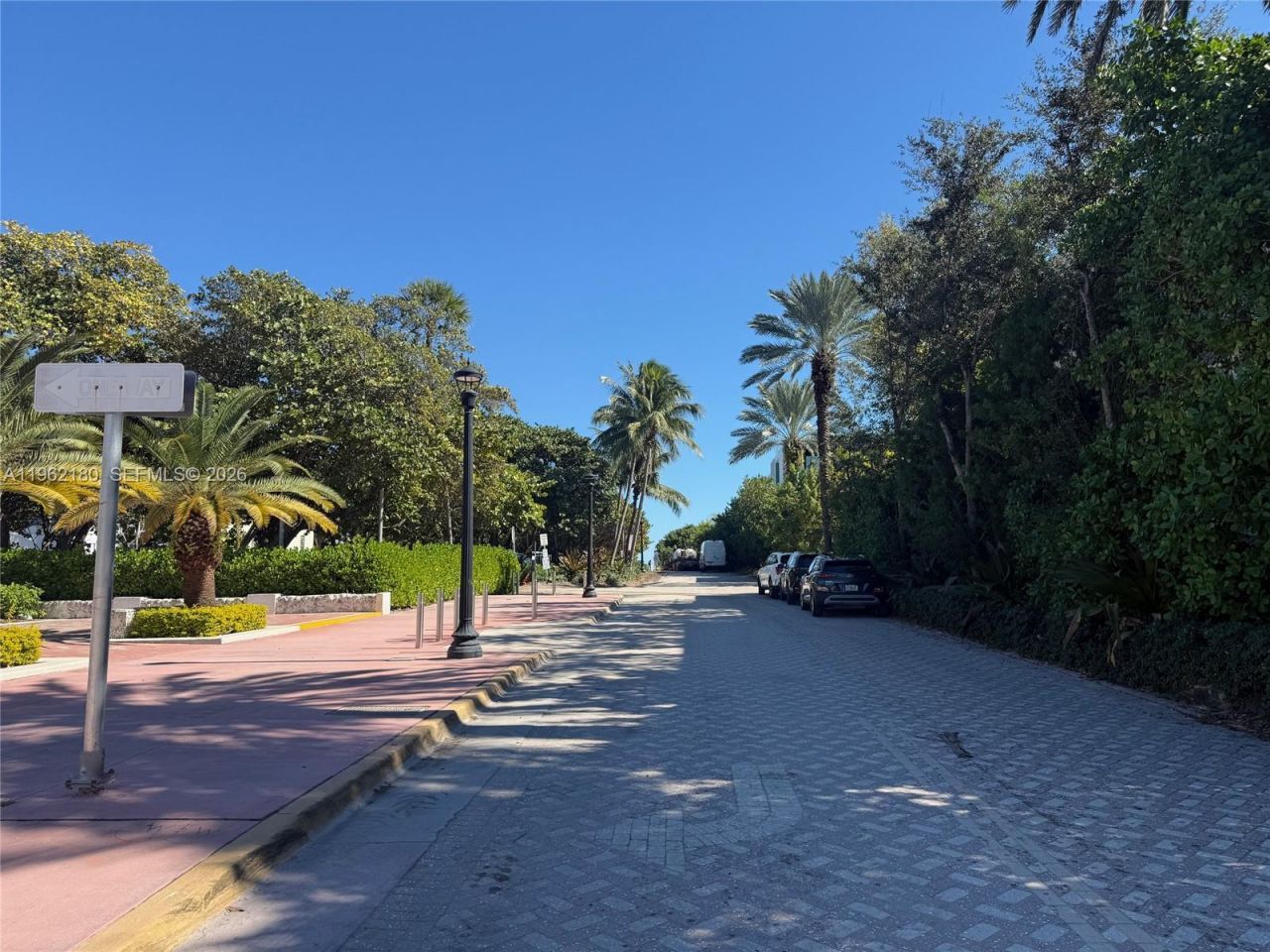 7832 Collins Ave, Unit 207, Miami Beach, FL 33141 Photo