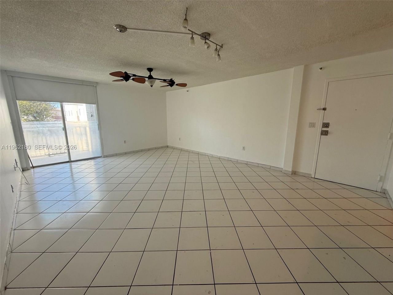 7832 Collins Ave, Unit 207, Miami Beach, FL 33141 Photo