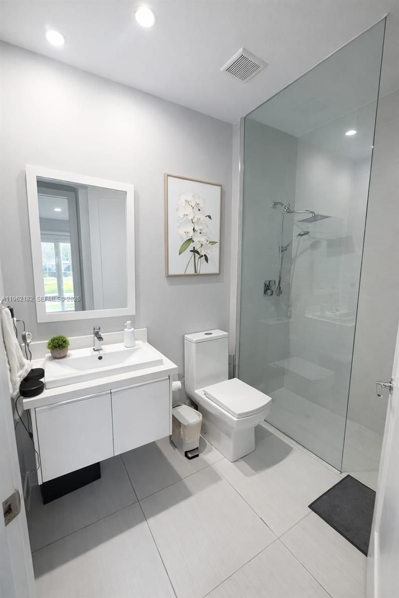 10565 NW 64th Way, Doral, FL 33178 Photo