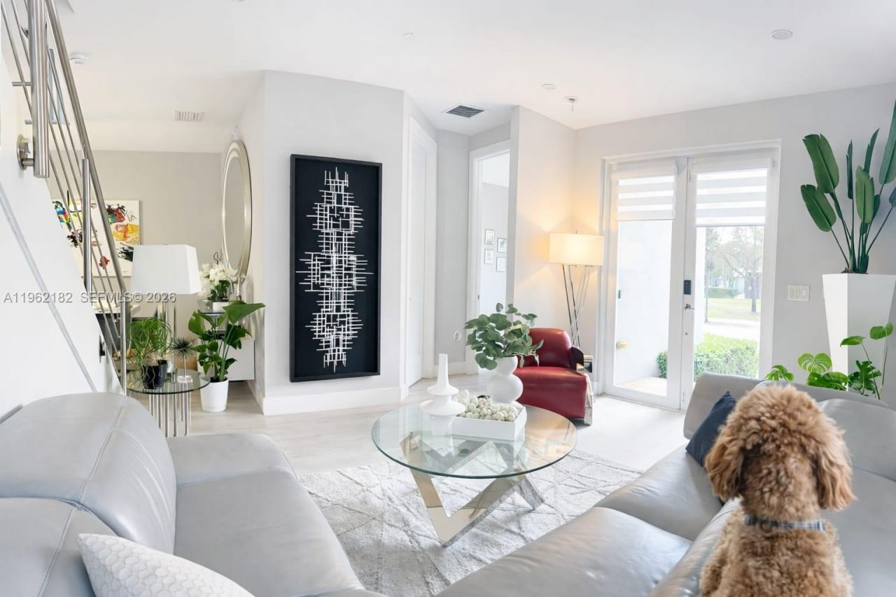 10565 NW 64th Way, Doral, FL 33178 Photo