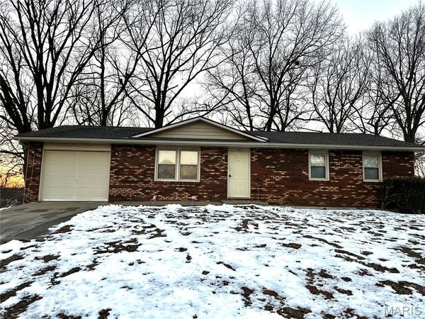 217 Greenbrier Drive, Cape Girardeau, MO 63701