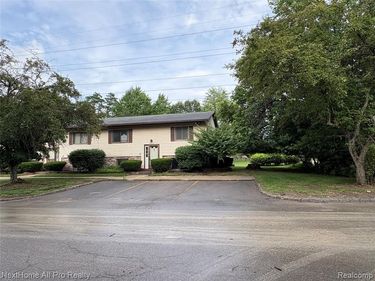 38032 Hixford Place, Westland, MI 48185
