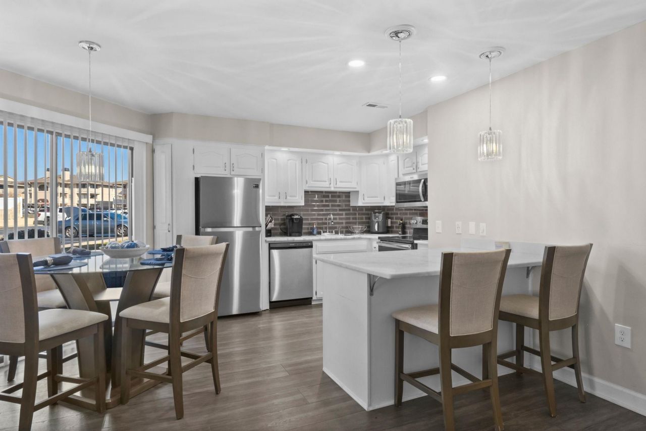 4214 Pinehurst Circle Photo 12