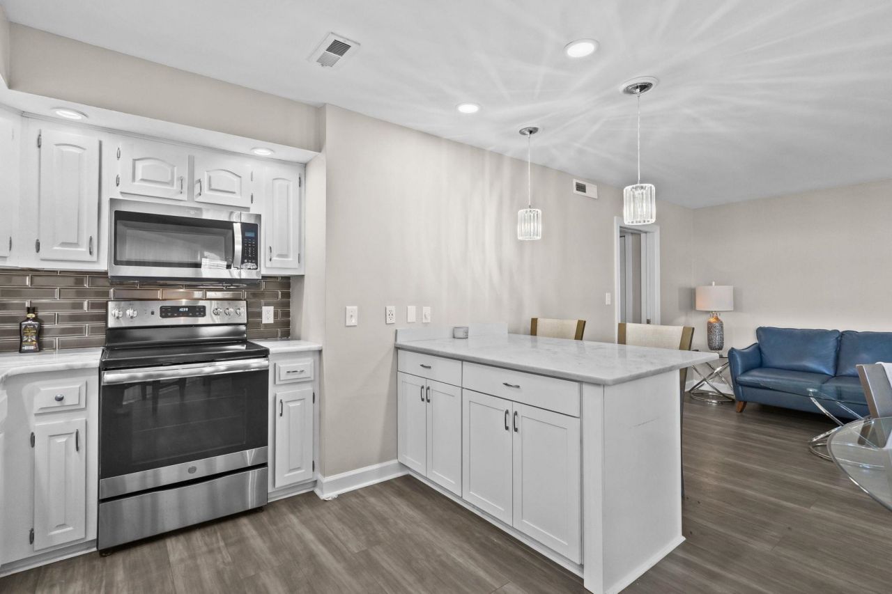 4214 Pinehurst Circle Photo 14