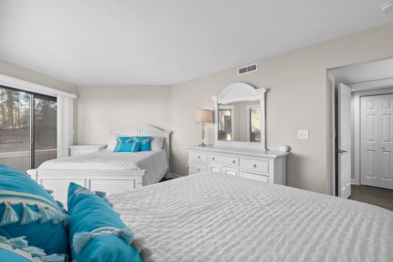 4214 Pinehurst Circle Photo 22