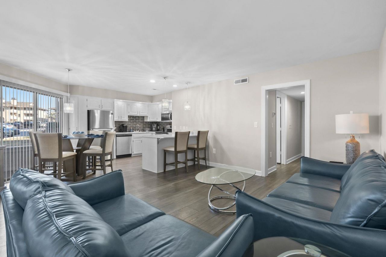 4214 Pinehurst Circle Photo 9