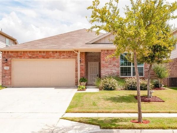 7704 Shorthorn Way, Fort Worth, TX 76131