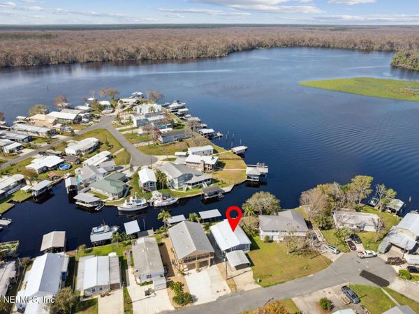 170 MOONLITE Drive, Welaka, FL 32193