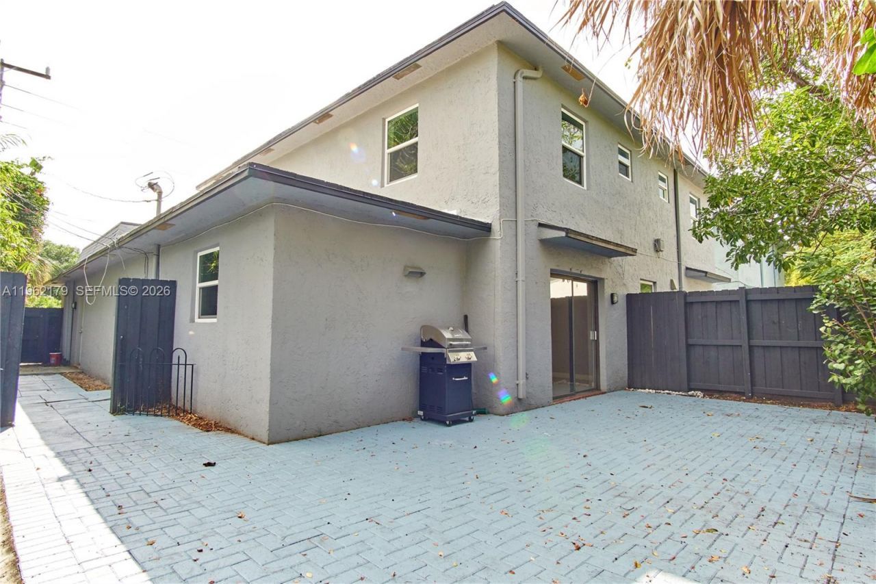 25 NE 12th St, Fort Lauderdale, FL 33304 Photo