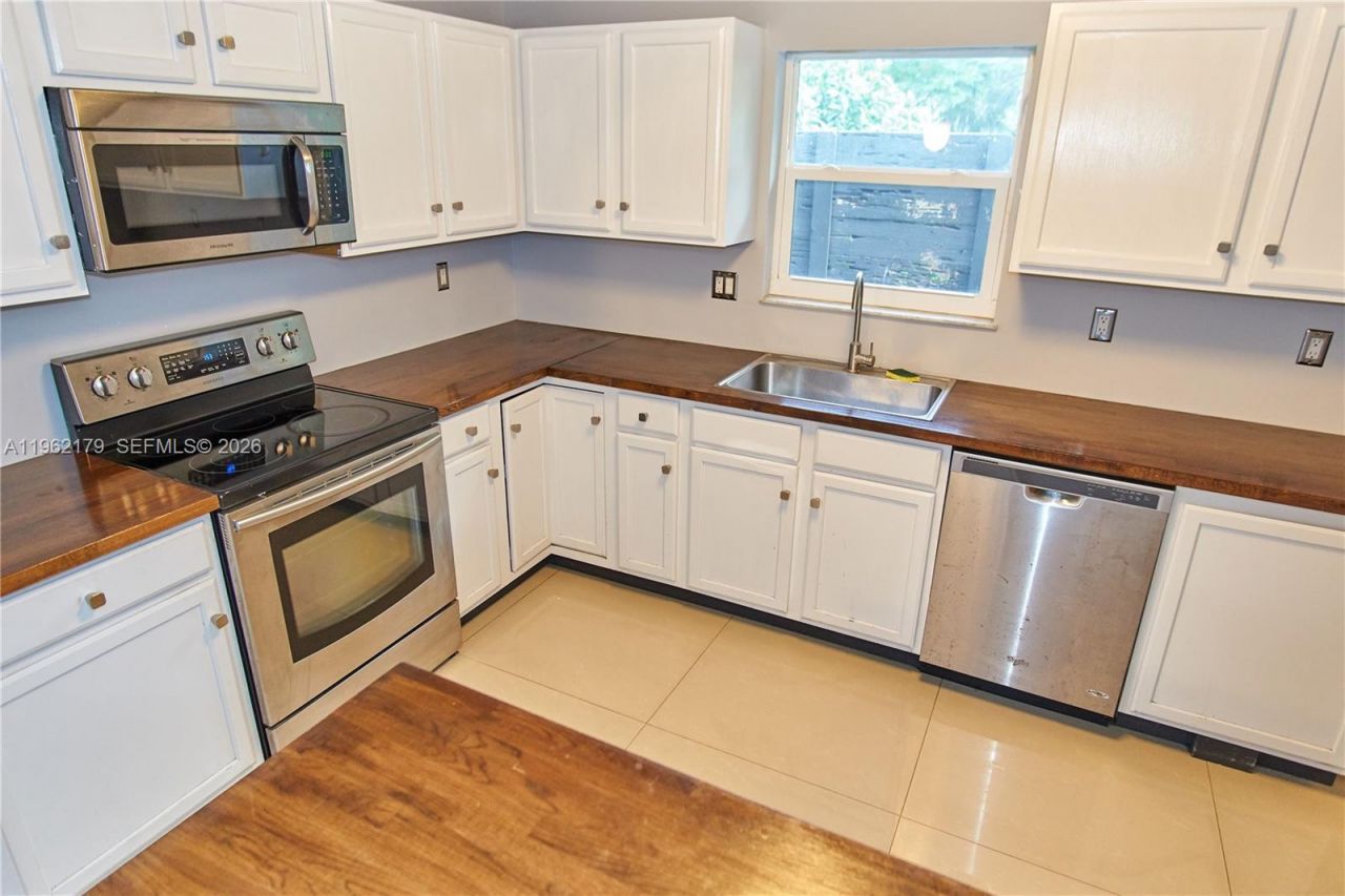 25 NE 12th St, Fort Lauderdale, FL 33304 Photo