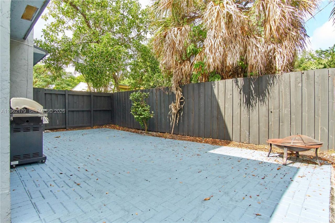 25 NE 12th St, Fort Lauderdale, FL 33304 Photo