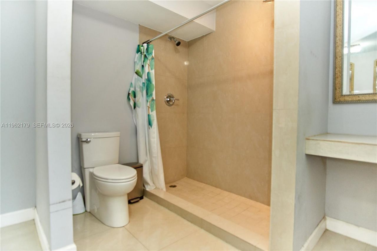 25 NE 12th St, Fort Lauderdale, FL 33304 Photo