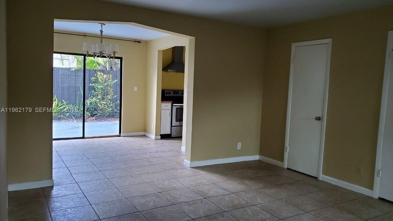 25 NE 12th St, Fort Lauderdale, FL 33304 Photo