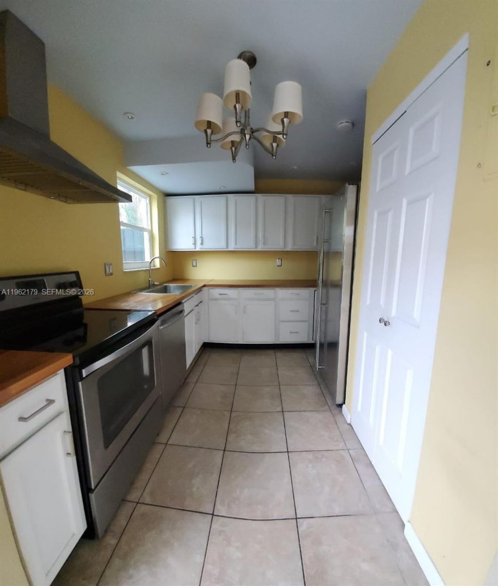 25 NE 12th St, Fort Lauderdale, FL 33304 Photo