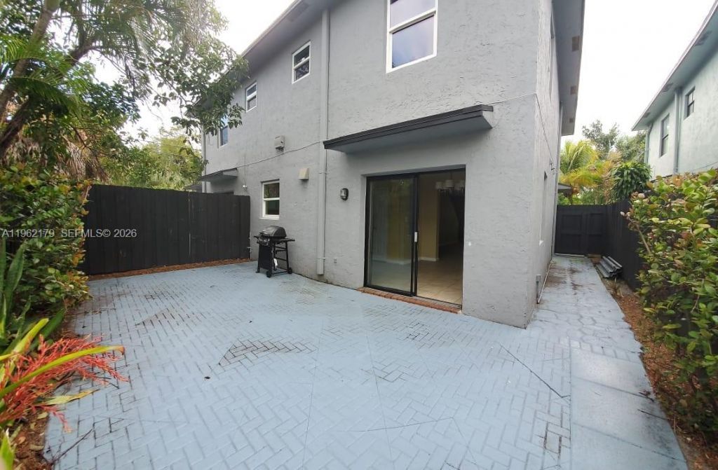 25 NE 12th St, Fort Lauderdale, FL 33304 Photo