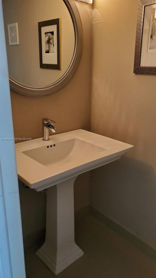 25 NE 12th St, Fort Lauderdale, FL 33304 Photo