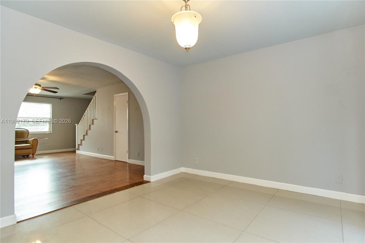 25 NE 12th St, Fort Lauderdale, FL 33304 Photo