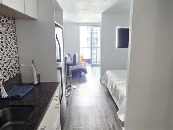 19201 Collins Ave, Unit 1124, Sunny Isles Beach, FL 33160