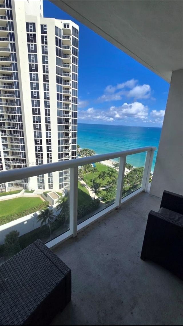 19201 Collins Ave, Unit 1124, Sunny Isles Beach, FL 33160 Photo