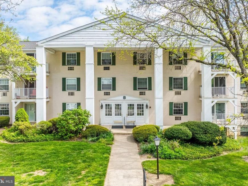 250 Ridge Pike, Unit CONDO 349, Lafayette Hill, PA 19444 Main Photo