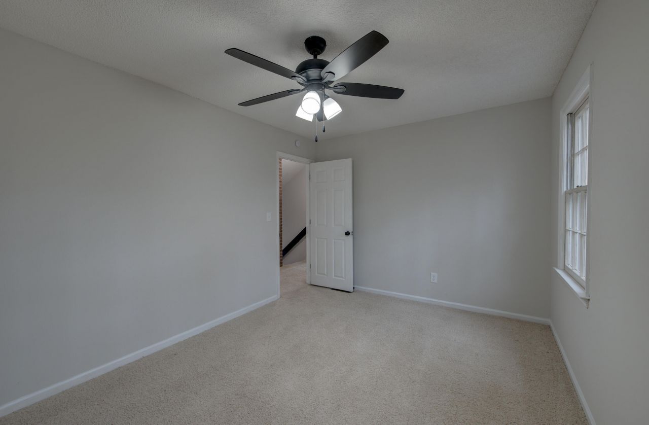 114 Hamlet Road Photo 24