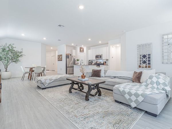 10626 Erinita, Converse, TX 78109