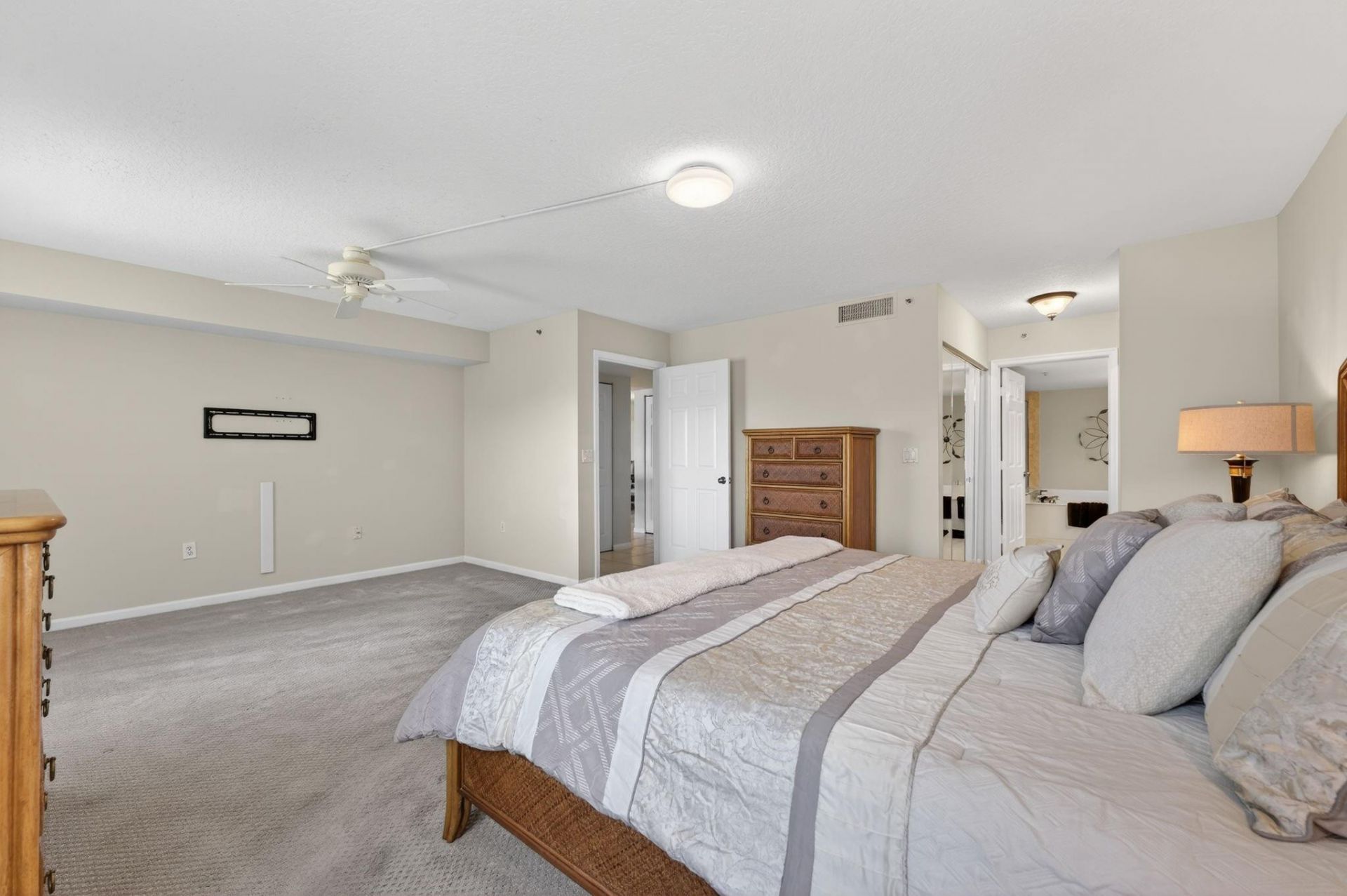 5906 Crystal Shores Drive, Unit 404, Boynton Beach, FL 33437 Photo